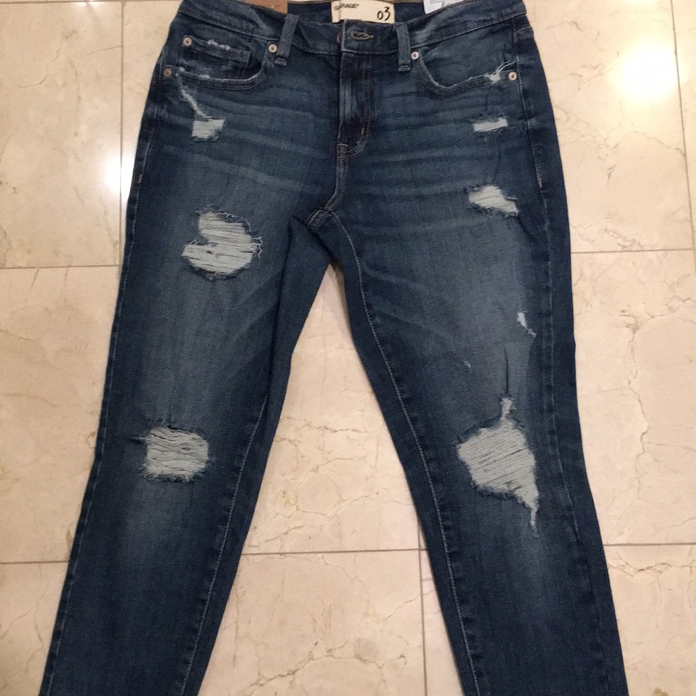 Comfy jeans w/ rips! Not worn once!